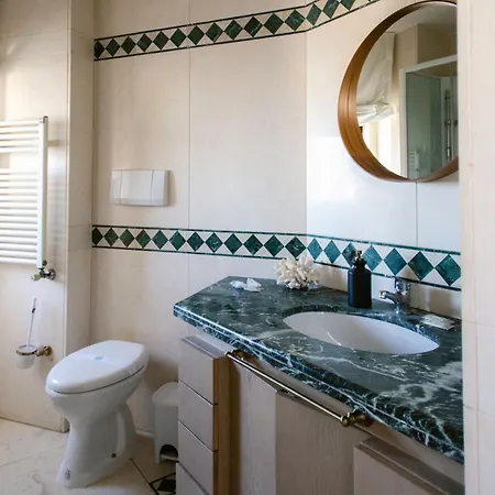Luxury Eugy - City Center & Seaview Daire