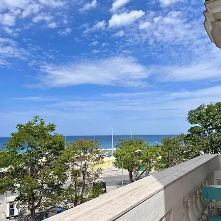 Luxury Eugy - City Center & Seaview * バーリ